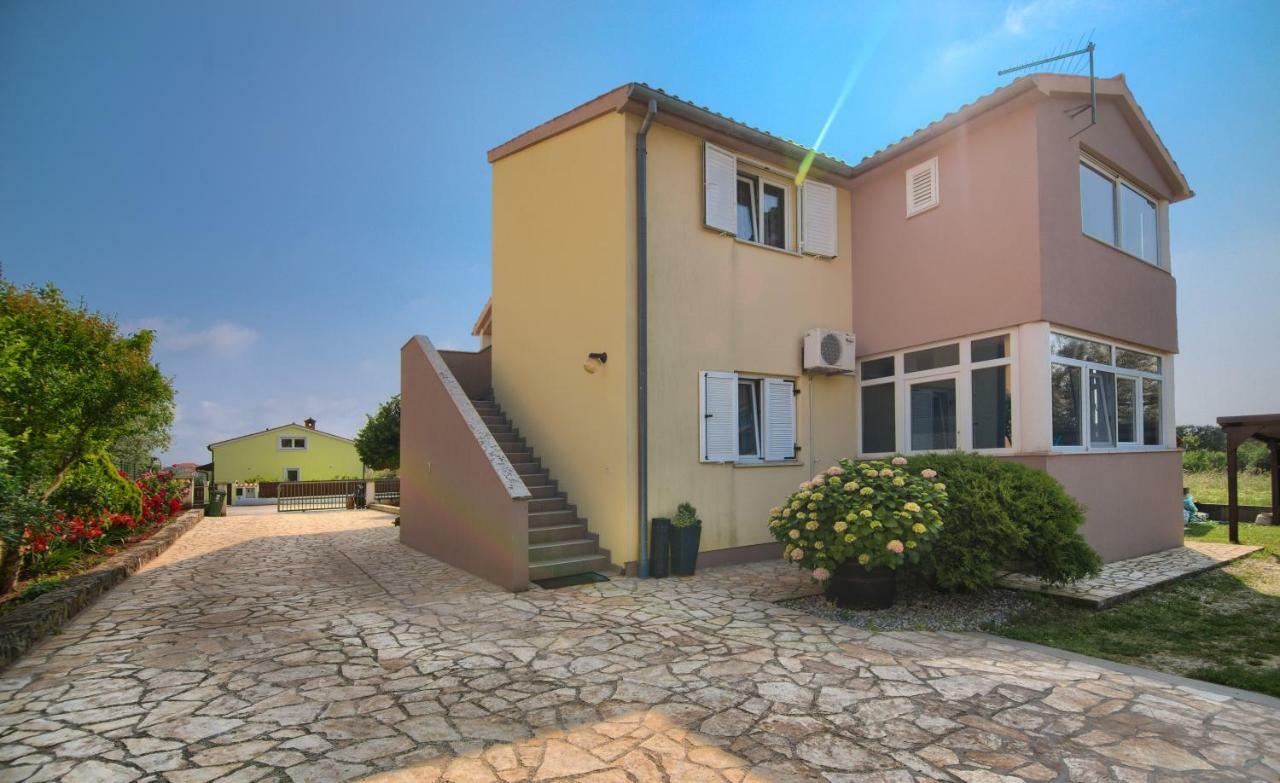 Apartment&Holiday Home Mladenka Pula Buitenkant foto